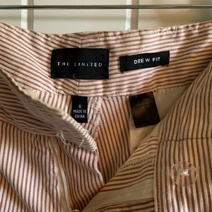 The Limited- Seersucker Knee Shorts- Size 6